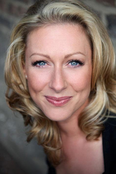 Faye Tozer fotoğrafı