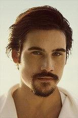 Nicolas Prattes fotoğrafı