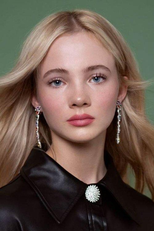 Freya Allan fotoğrafı