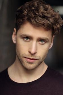 Mitch Hewer fotoğrafı