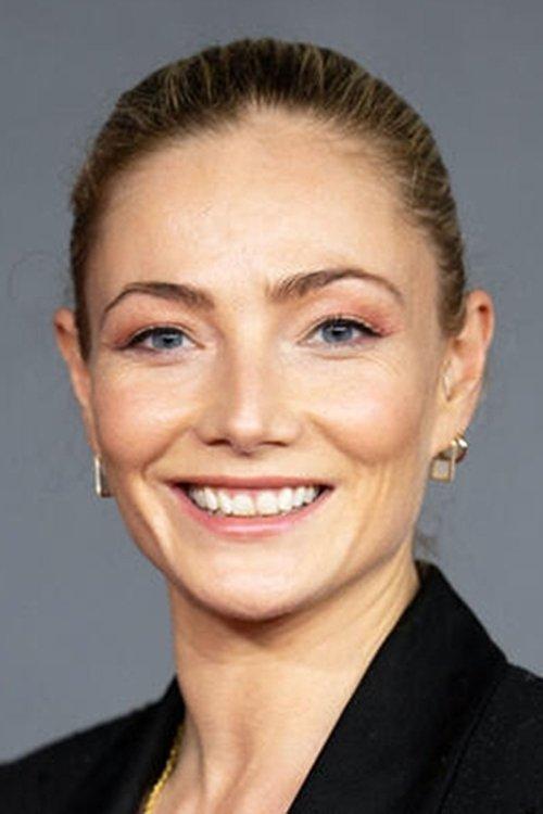 Clara Paget fotoğrafı