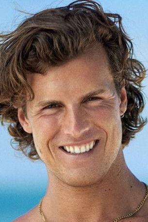 Alex Snell fotoğrafı