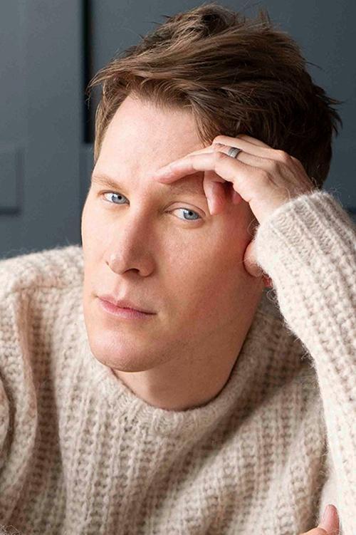 Dustin Lance Black fotoğrafı