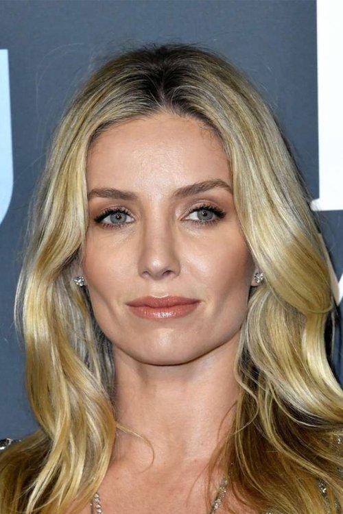 Annabelle Wallis fotoğrafı