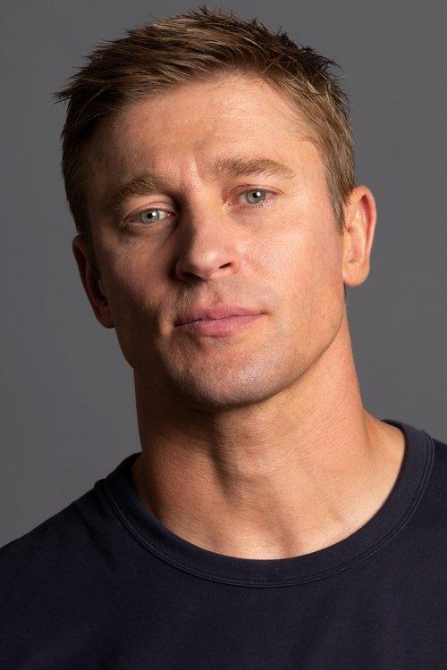 Tyler Jacob Moore fotoğrafı