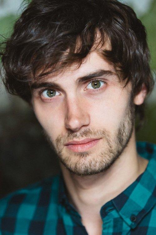 Lewis Rainer fotoğrafı