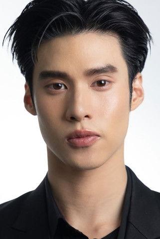 Peemapol Panichtamrong fotoğrafı