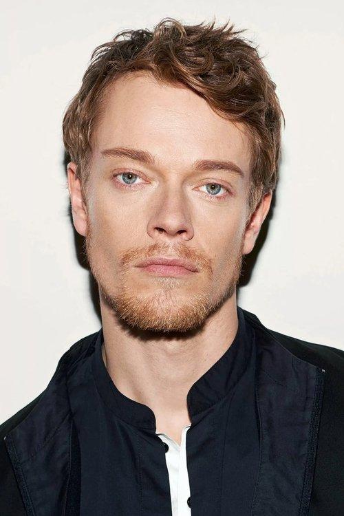 Alfie Allen fotoğrafı