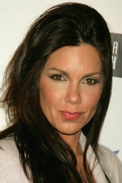 Tessie Santiago fotoğrafı