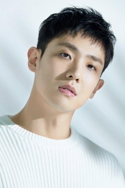 Lee Joon fotoğrafı