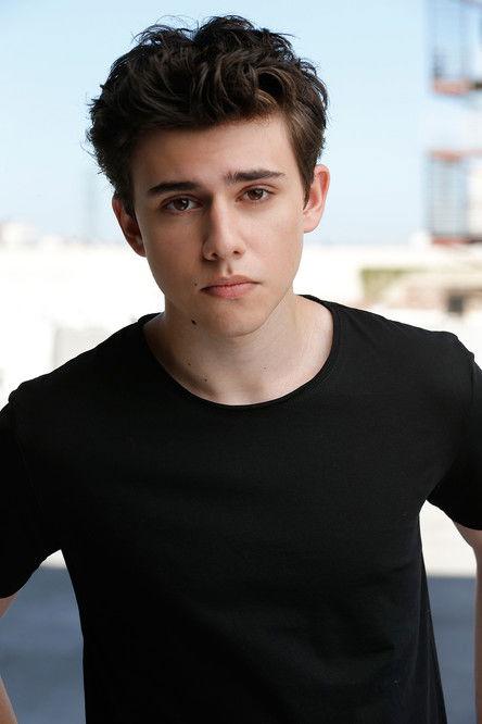 Rhys Matthew Bond fotoğrafı