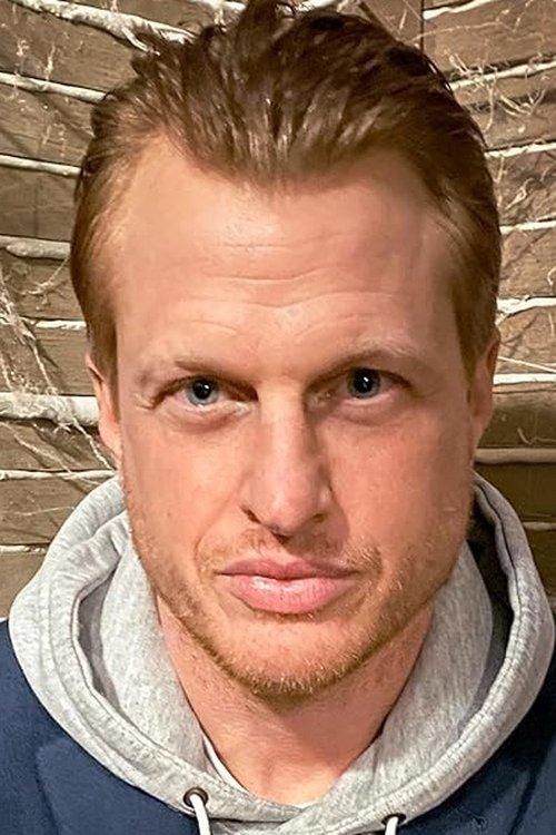 Adam MacDonald fotoğrafı