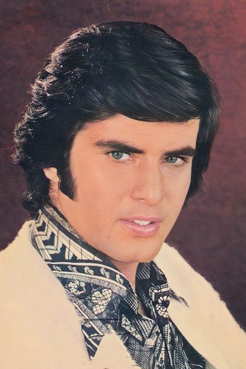 Tarık Akan fotoğrafı