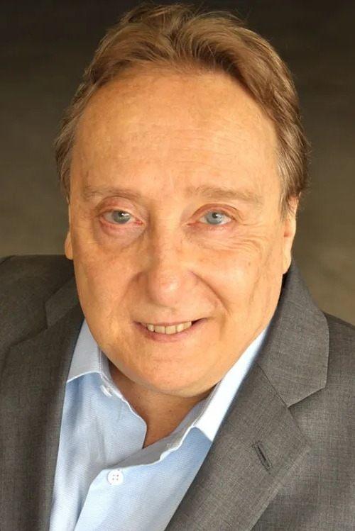 Michael Lee Gogin fotoğrafı