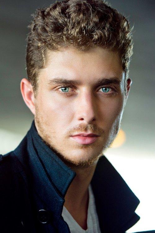 Alex Cubis fotoğrafı