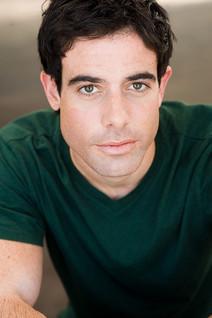 Aaron Michael Metchik fotoğrafı