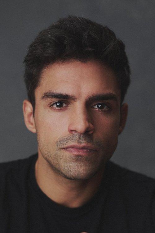 Sean Teale fotoğrafı