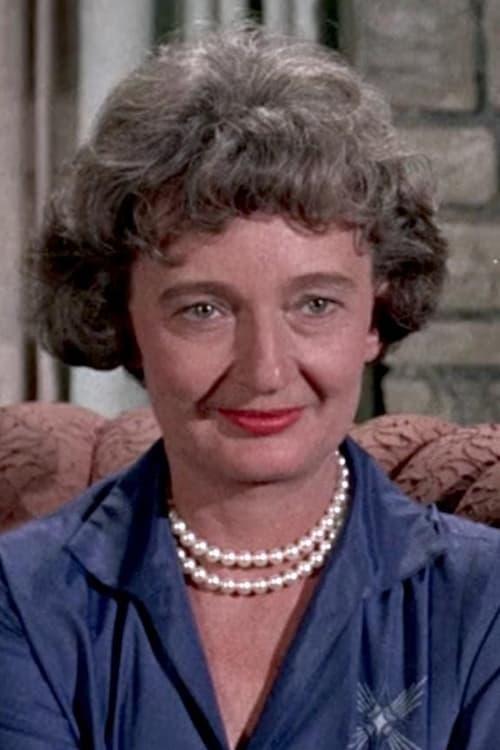 Amzie Strickland fotoğrafı