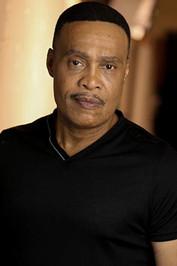 L. Warren Young fotoğrafı