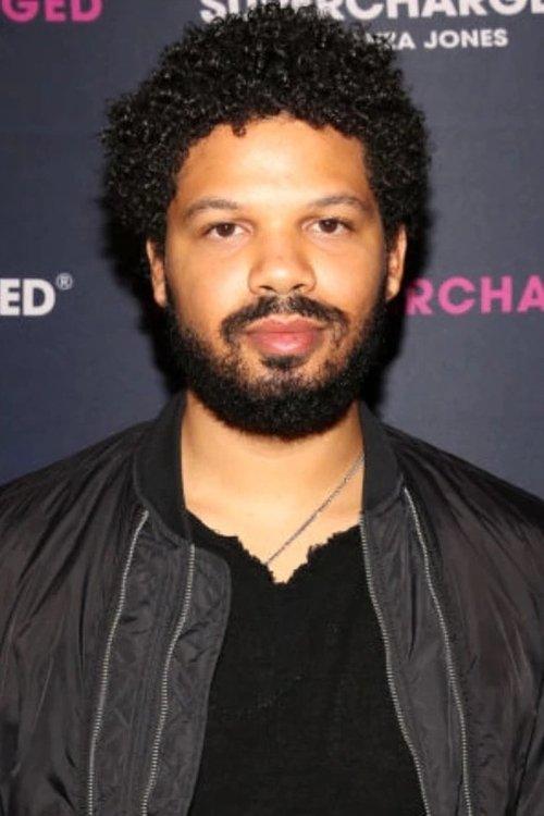 Jake Smollett fotoğrafı