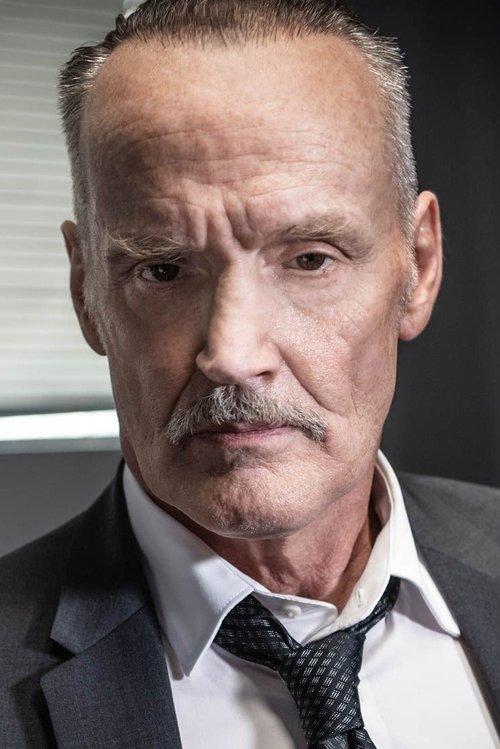 Michael Bowen fotoğrafı