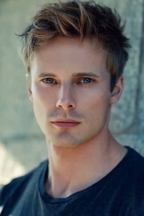 Bradley James fotoğrafı