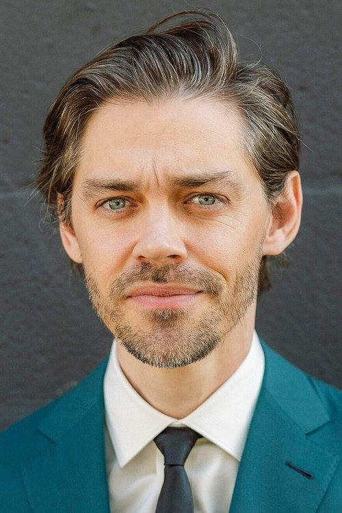 Tom Payne fotoğrafı