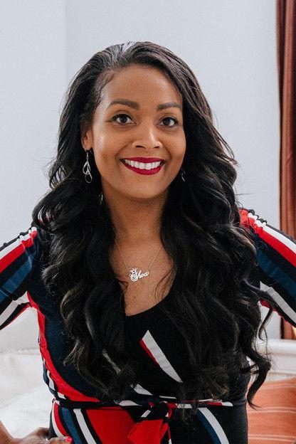 Shea Hicks-Whitfield fotoğrafı