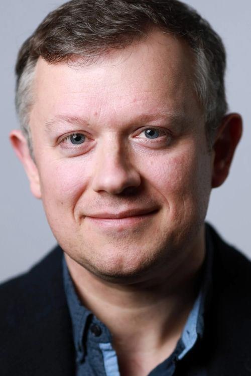 James Bradshaw fotoğrafı