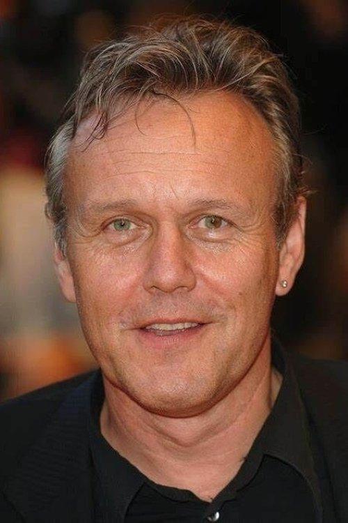 Anthony Stewart Head fotoğrafı
