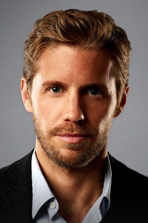 Matt Barr fotoğrafı