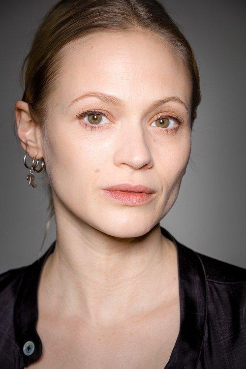 Mavie Hörbiger fotoğrafı