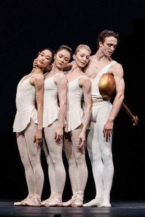 Apollo/ Tchaikovsky Pas de Deux/ Dances at a Gathering film afişi