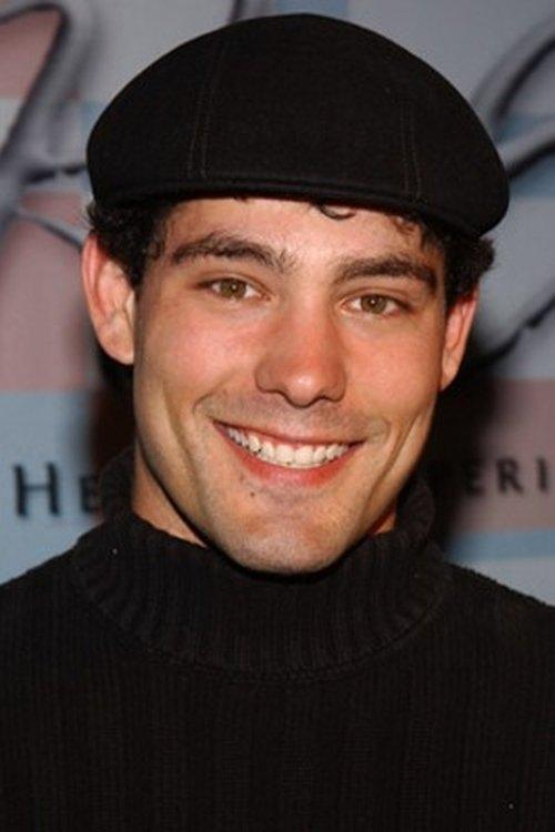 Adam Larson fotoğrafı