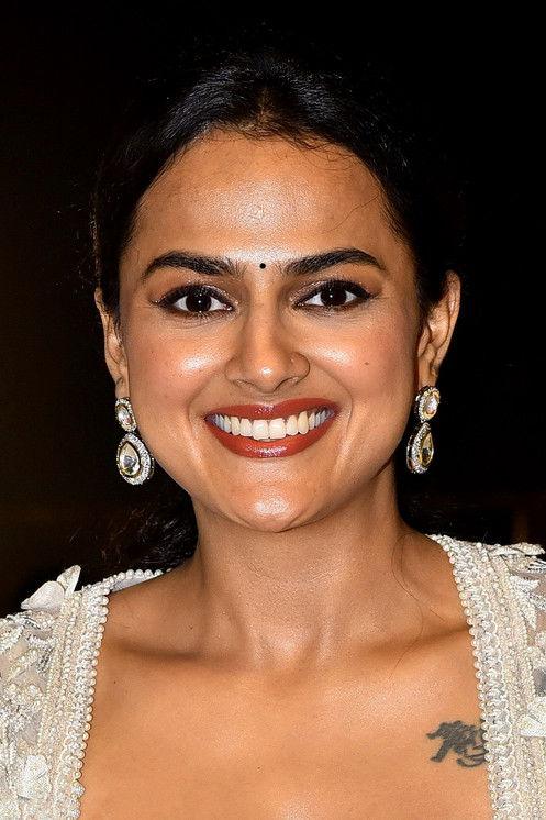 Shraddha Srinath fotoğrafı