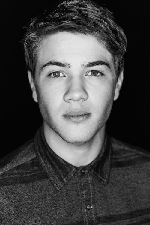 Connor Jessup fotoğrafı