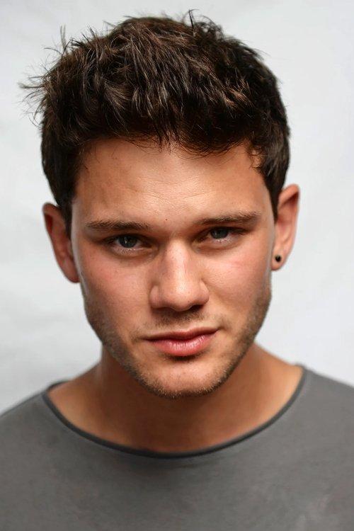 Jeremy Irvine fotoğrafı