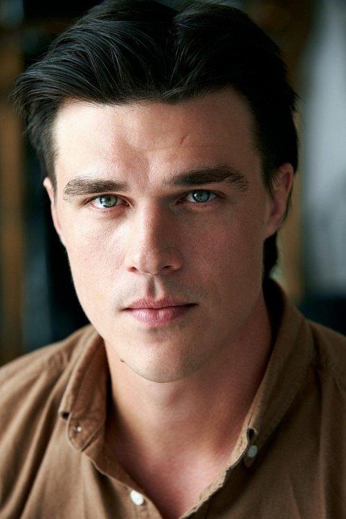 Finn Wittrock fotoğrafı