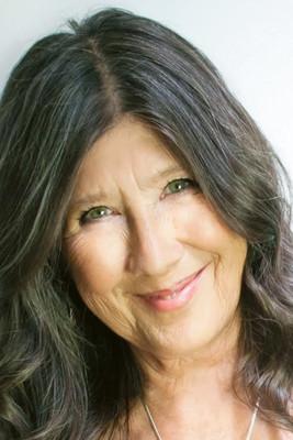 Kyra Harper fotoğrafı