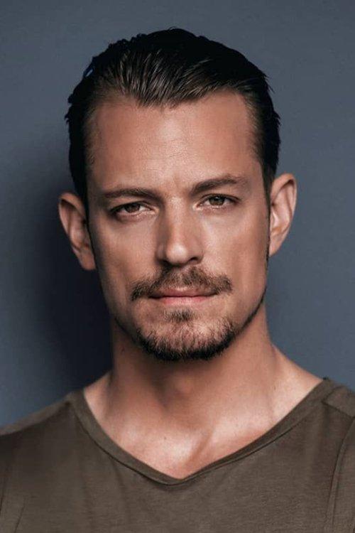 Joel Kinnaman fotoğrafı
