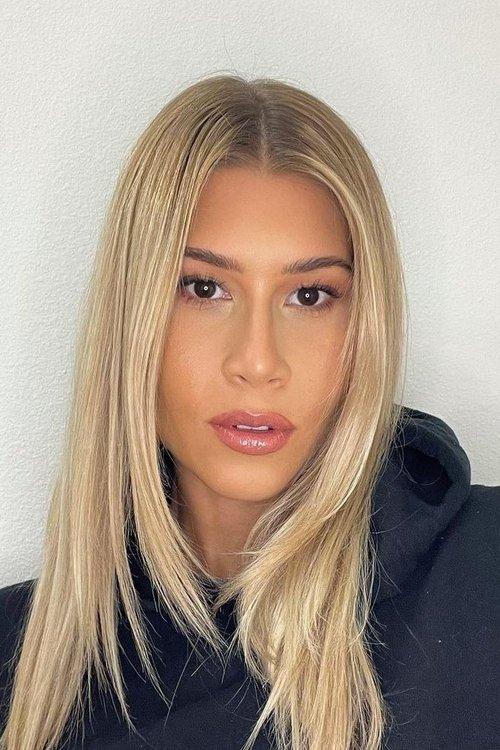 Alexandra Nair fotoğrafı