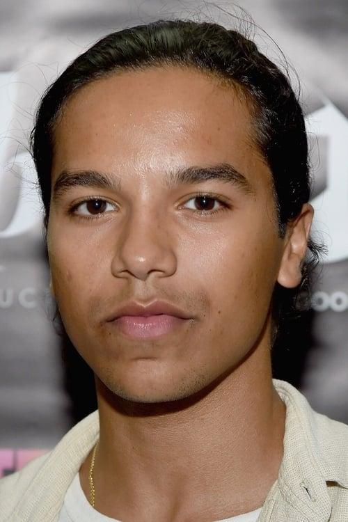 Tyler Dean Flores fotoğrafı