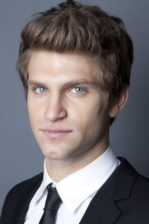 Keegan Allen fotoğrafı