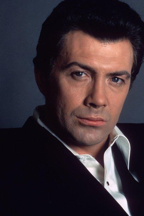 Lewis Collins fotoğrafı