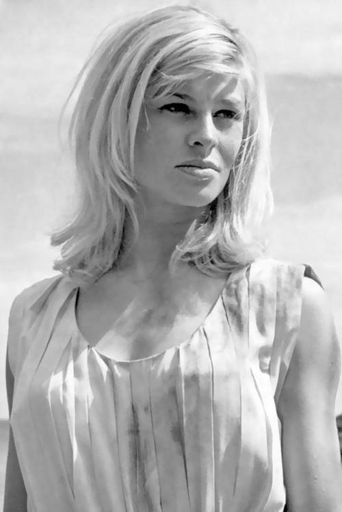 A for Andromeda dizi afişi