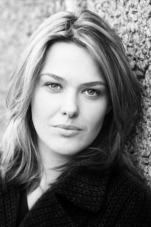 Sally Bretton fotoğrafı