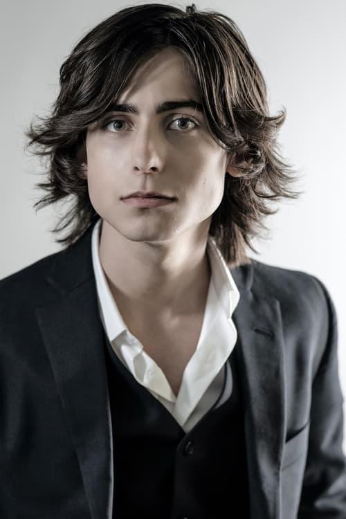 Aidan Gallagher fotoğrafı