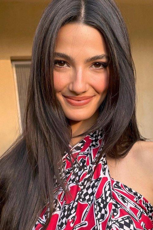 Tara Emad fotoğrafı