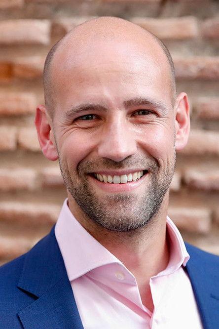 Gonzalo Miró fotoğrafı