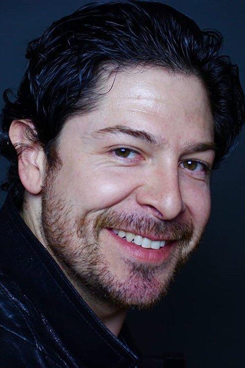 Joseph Castillo-Midyett fotoğrafı